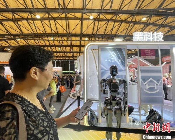 竹演配资 2025上海老博会开幕 勾勒 “养老未来图景”